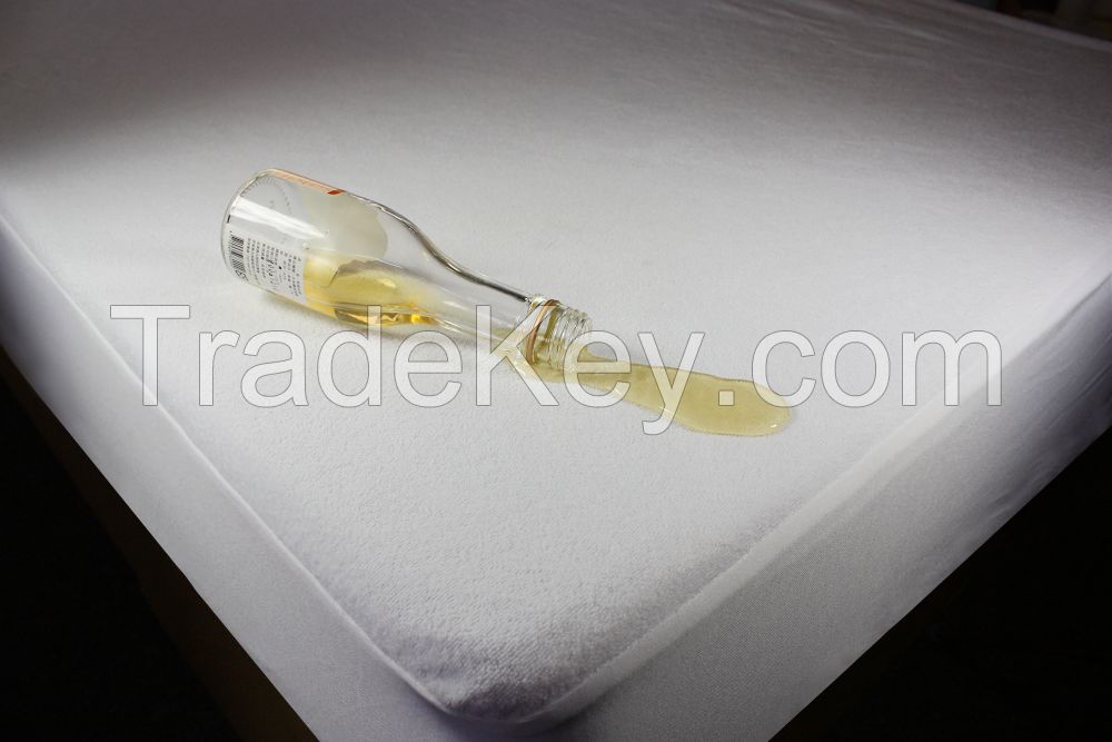 Waterproof mattress protector/mattress cover