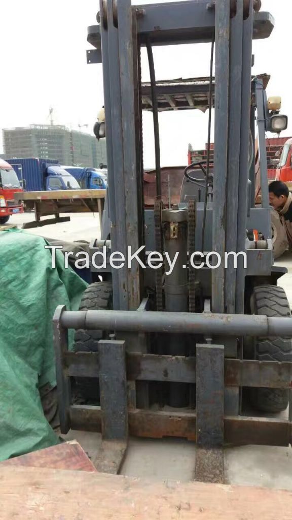 Japanese Used 4 ton Forklift TCM/TOYOTA in Shanghai