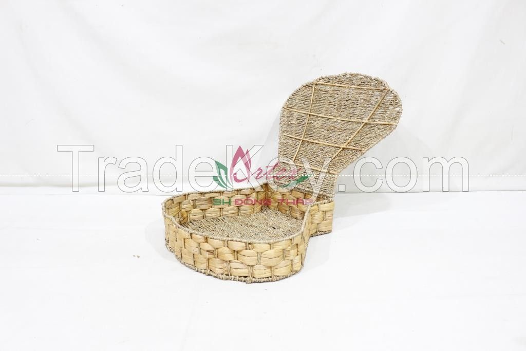 Handwoven water hyacinth tray for decor, mussel shape -SD10723A-1-1NA