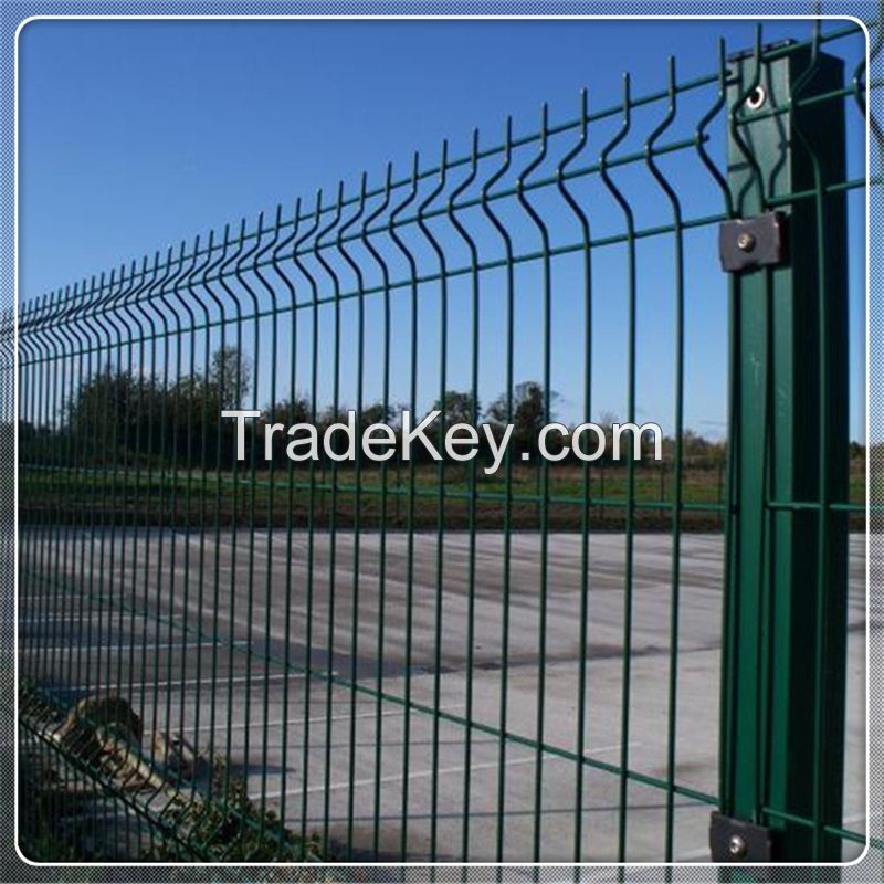 China powder coated or galvanized welded wire mesh fence with factory price