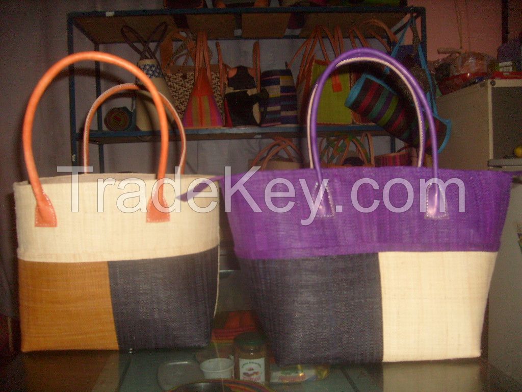 RAFFIA HANDBAG