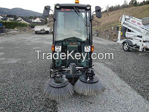 EGHOLM CITY RANGER 2250 GERÃTETRÃGER KEHRMASCHINE SCHNEESCHILD MÃHWERK 