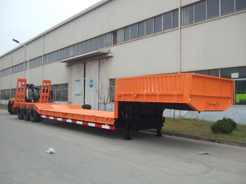 Tri-Axle Middle Concave Low Bed Semi-Trailer