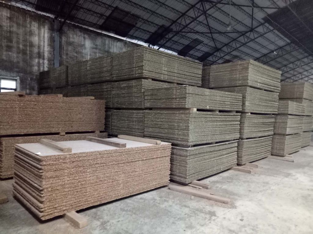 Flakeboard/ Particle Board/Chipboard/for Building/Furniture1220X2440mmx15mm/16mm/18mm/25mm