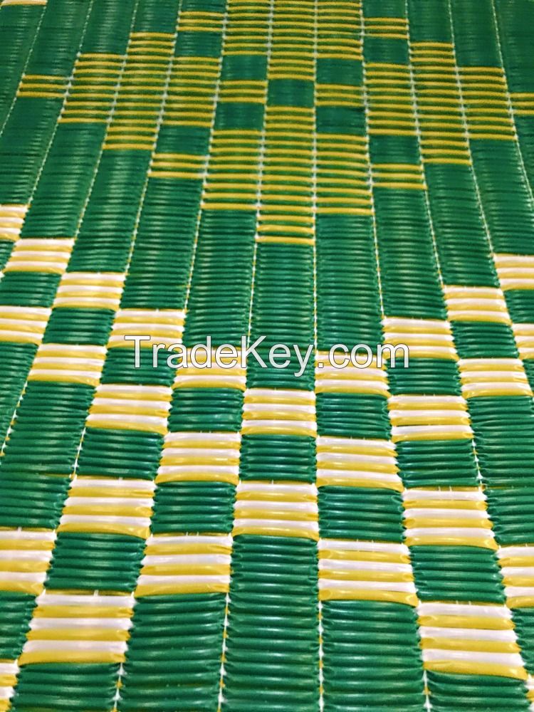 PP woven Mat - 2 pieces folded (180x200cm)