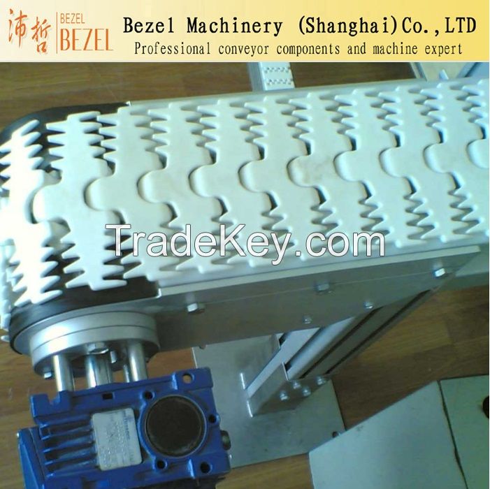 Conveyor belt for plastic bottles