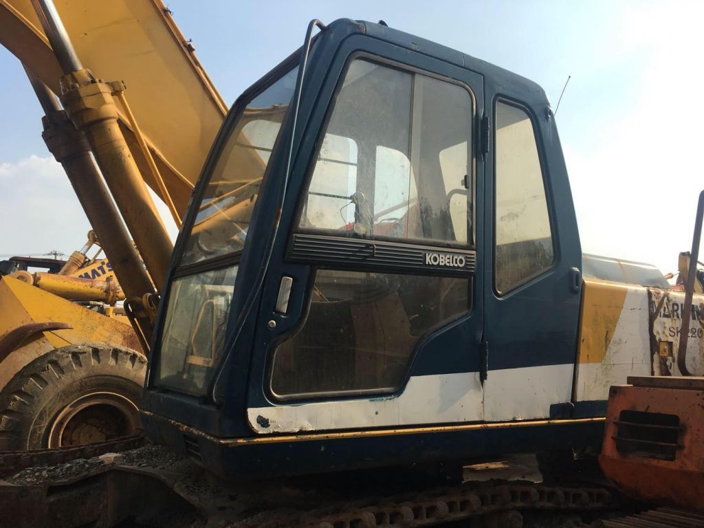 Used kobelco SK200 Excavator