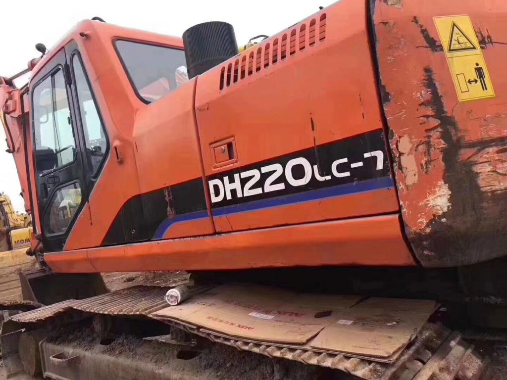 Used Doosan DH220LC-7 Crawler Excavator