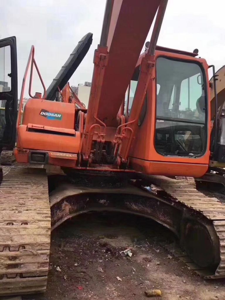 Used Doosan DH220LC-7 Crawler Excavator