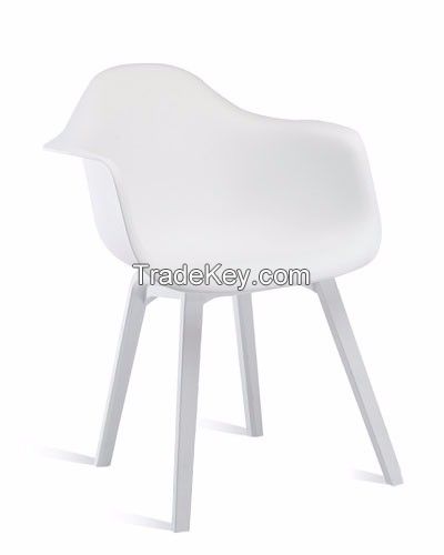 Good Quality New Plastic Eames Chairs with Nice Price modern dining