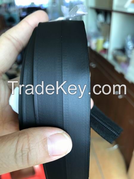 no.5 pu coating zipper in black matte