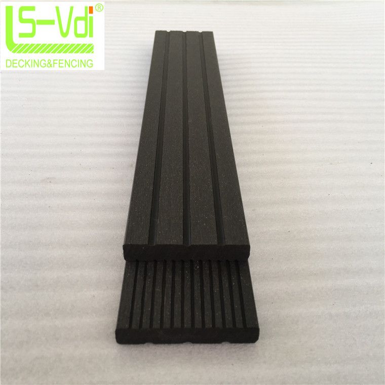 Natural looking wood plastic composite outdoor floor tiles solid wood board