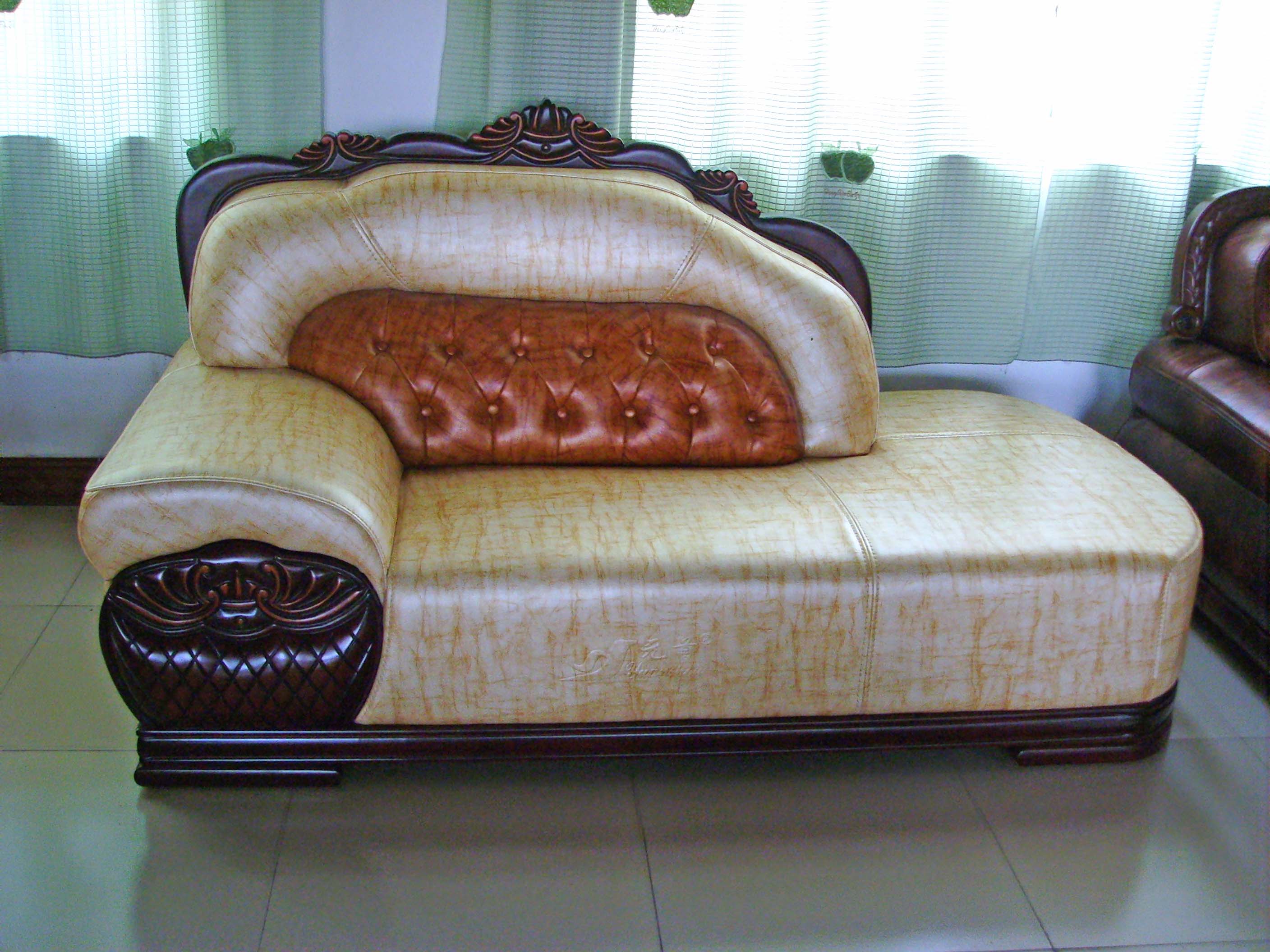 leater sofa