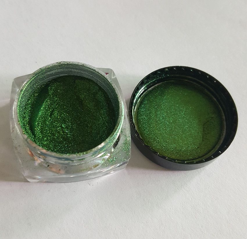 Chameleon pigment  for  nail  polish