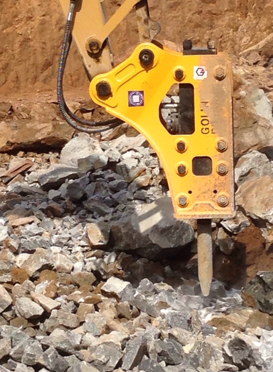 Soosan hydraulic breaker for CAT320 excavator