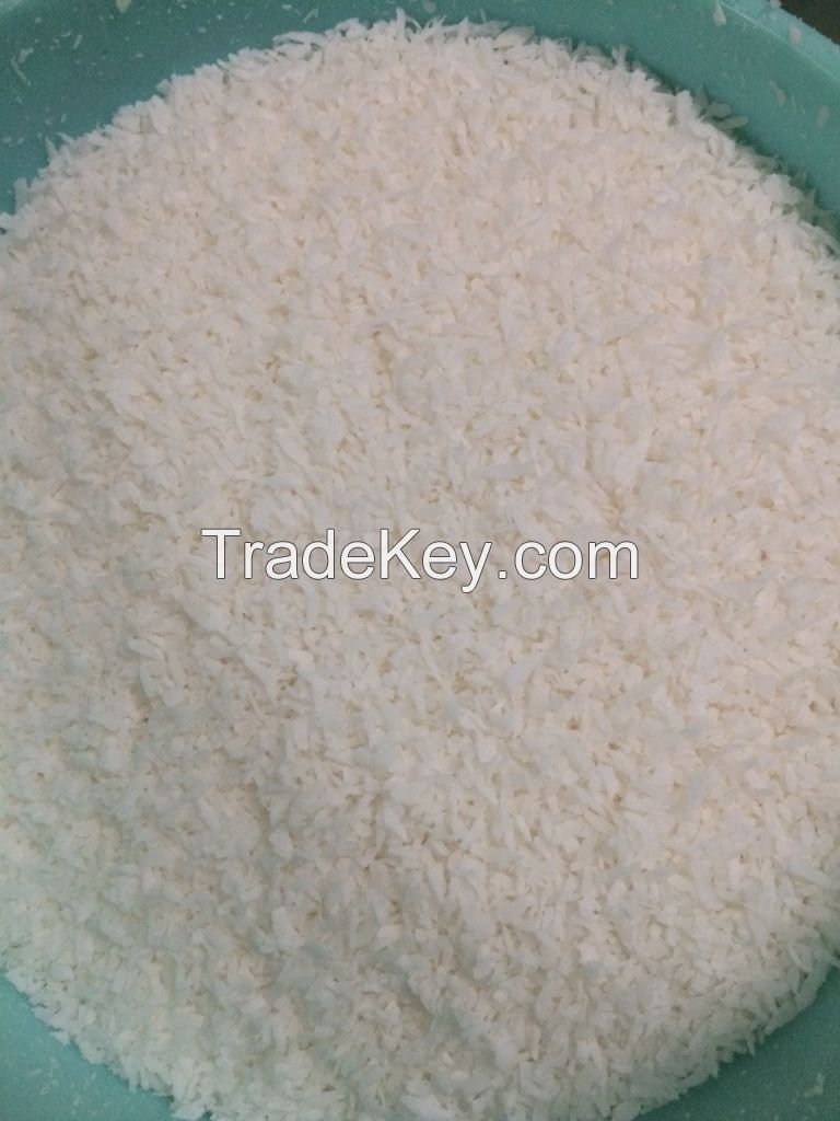 Premium Quality Desiccated Coconut High Fat - Medium Grade (whatsapp:0084973521036)