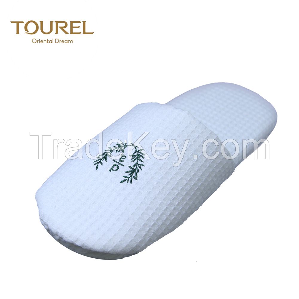 Hotel slipper with customized embroider logo