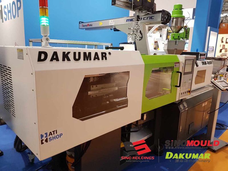 Dakumar injection molding machine