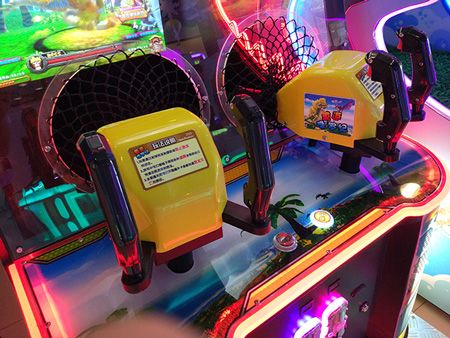 Funny Indoor 2 Players Gun Arcade Games Coin Operated Ball Shooting Game Machines