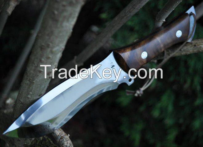 HANDCRAFTED HUNTING KNIFE 440C STEEL TANTO BLADE, RAMâ€™S HORN & MIRROR POLISH