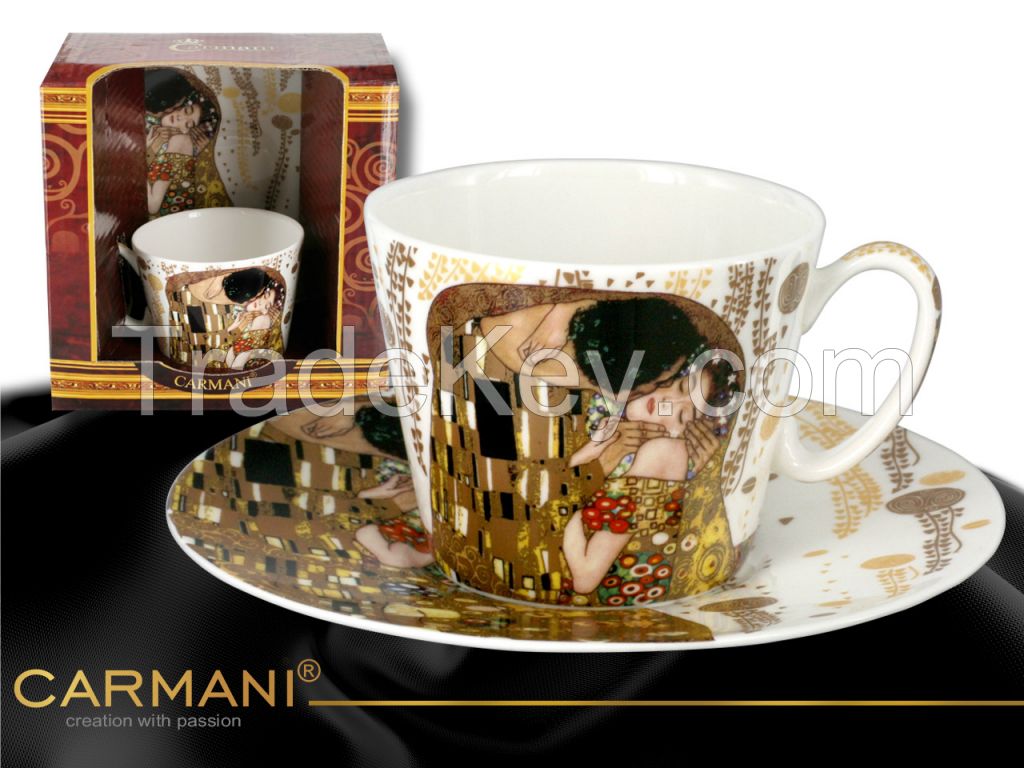 Cup+ Saucer- Gustav Klimt - The Kiss- Creamy Background