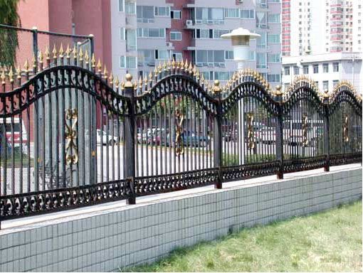 China Ornamental Wrought Iron Fences with powder coated