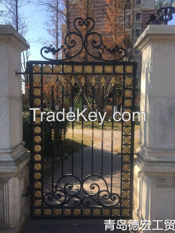 China Ornamental Hot-dip Galvanized Gates