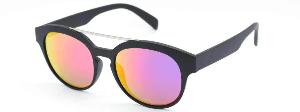 fashion and sport sunglasses/ski goggles/all kinds accessories are ready to support