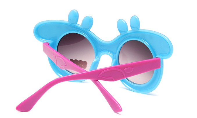 kids' sunglasses