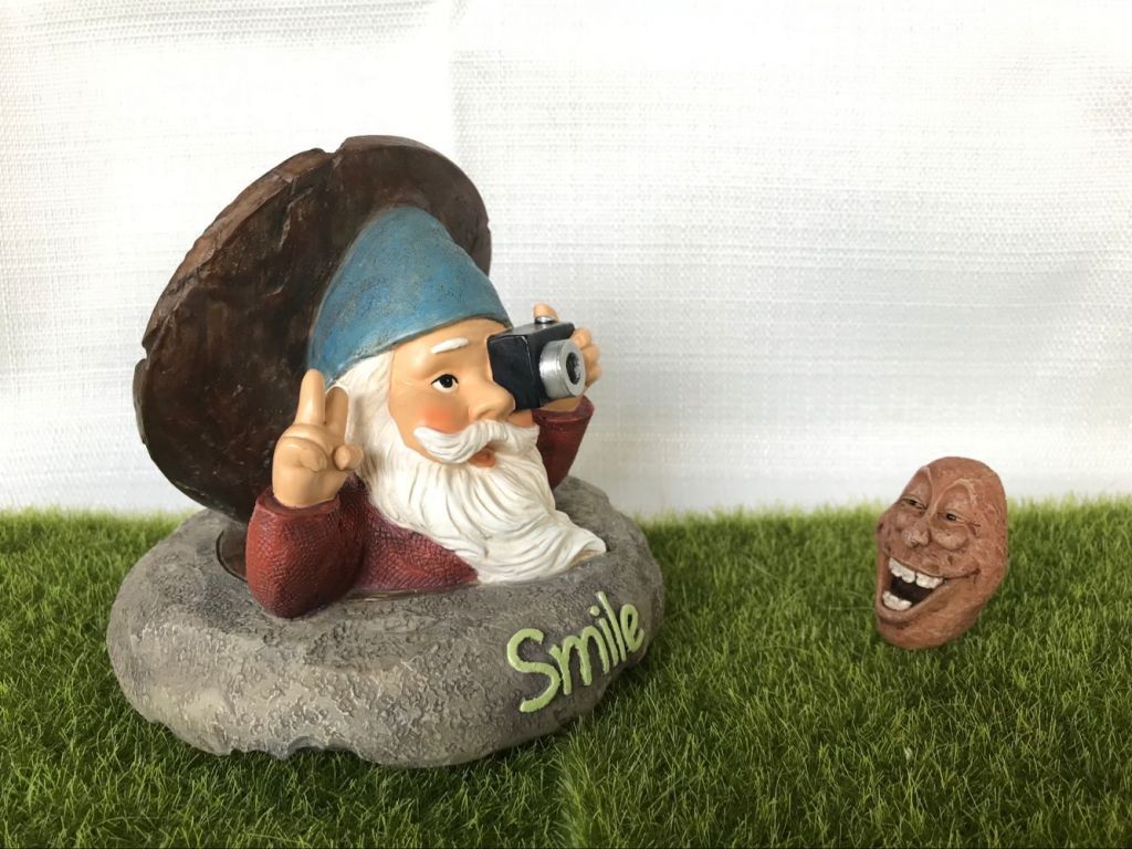 Polyresin Photo Gnome with Solar LED light and glow word Miniature Figurine