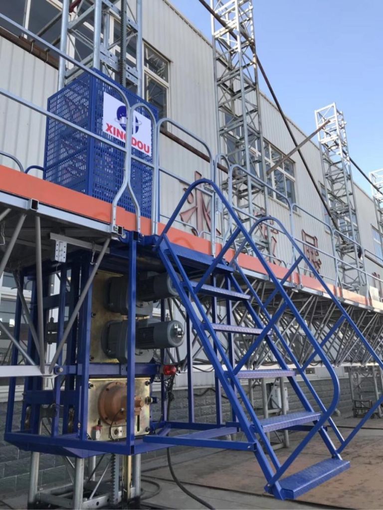 Flexible And Stable Construction Mast Climbing Working Platform