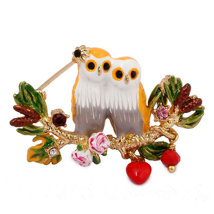 Owl Enamel Pins Wholesale, Latest Brooch With Red Heart Charm