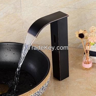 Antique Brass Black Bronze Automatic Single Cold Free Hands Bathroom Sink Tap TB320T