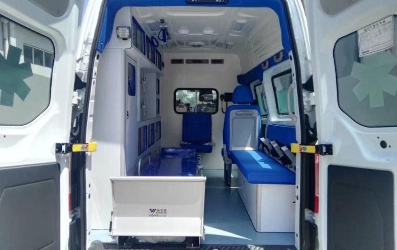 4x2 high quality LHD made in China rescue ambulance emergency vehicle for sale