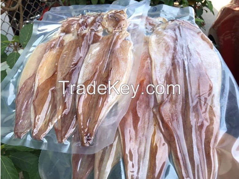 DRIED SQUID/ 100% FROM SEAFOOD IN VIETNAM/ KEEP FRESHNESS FOR YOU