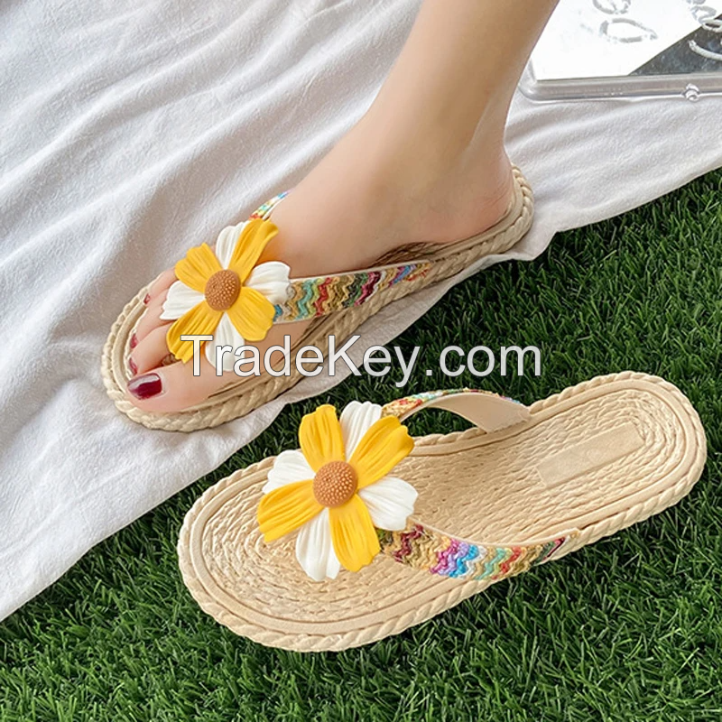 HANDWOVEN SEAGRASS SLIPPERS / PERFECT FOR INDOOR & OUTDOOR USE / MADE IN VIETNAM