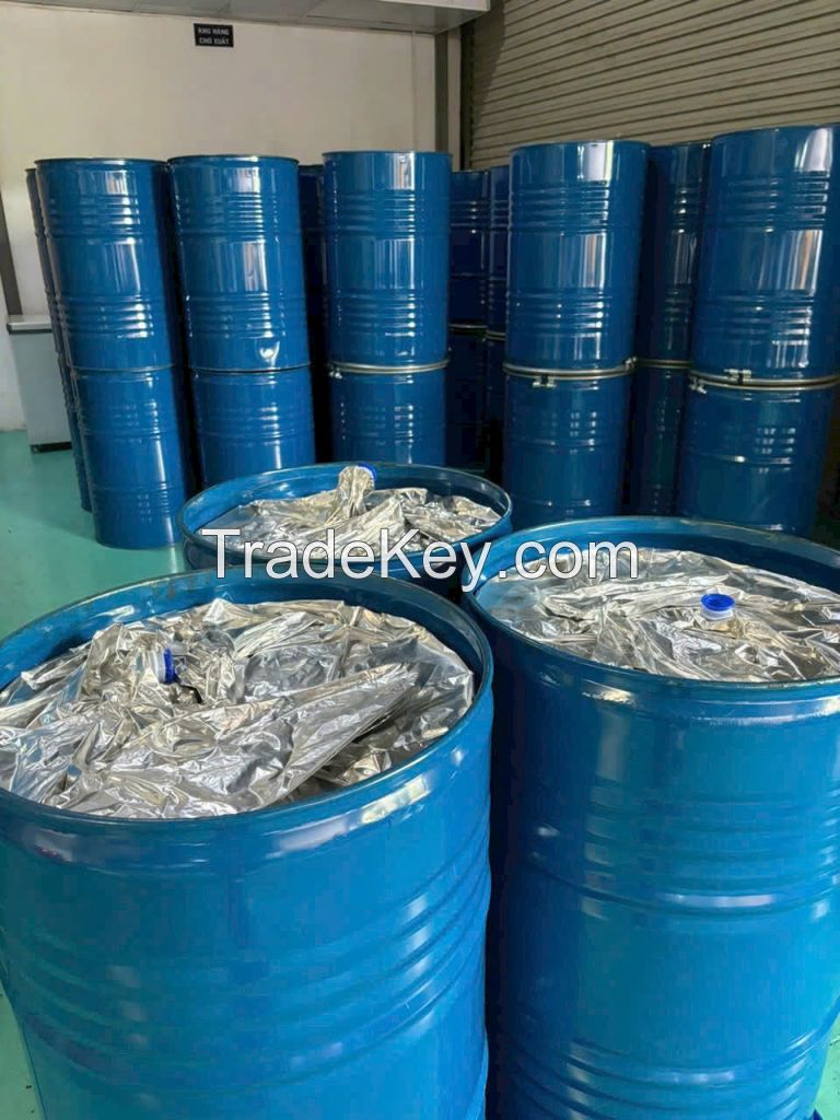 PURE COCONUT WATER CONCENTRATE / NUTRIENT-RICH AND REFRESHING / MADE IN VIETNAM