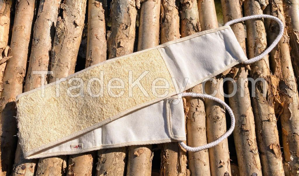 LONG LOOFAH BACK SCRUBBER / IDEAL FOR NATURAL SKIN CARE / MADE IN VIETNAM