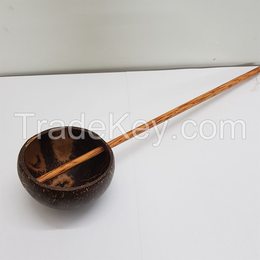 NATURAL COCONUT WATER SCOOP / HANDCRAFTED FROM COCONUT SHELLS / MADE IN VIETNAM