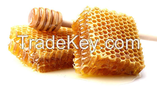 PURE HONEY COMB / NATURAL SWEETNESS FROM THE HIVE / MADE IN VIETNAM