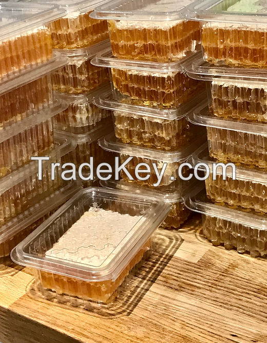 PURE HONEY COMB / NATURAL SWEETNESS FROM THE HIVE / MADE IN VIETNAM