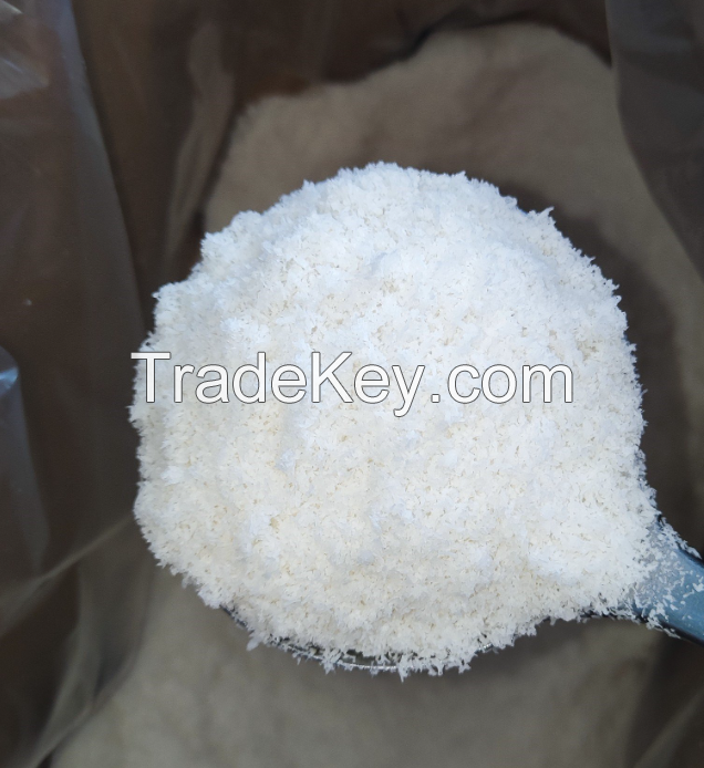 FRESH DESICCATED COCONUT / HAND-SELECTED & CHEMICAL-FREE / LOW FACTORY PRICES / MADE IN VIETNAM