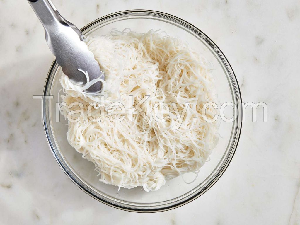 VEGETAL RICE NOODLE STRIPS / PURE SOURCING / CLEAN FORMULA / GUILT-FREE FOOD