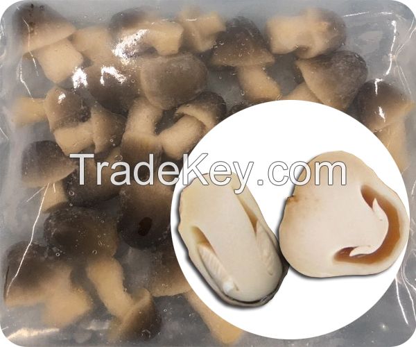 WHOLE STRAW MUSHROOMS / NO PRESERVATIVES / PLANT-DERIVED / SIMPLE INGREDIENTS