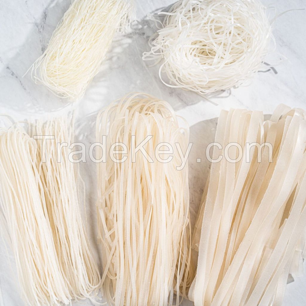 VEGETAL RICE NOODLE STRIPS / PURE SOURCING / CLEAN FORMULA / GUILT-FREE FOOD