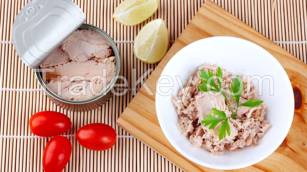 CANNED SKIPJACK TUNA / NO PRESERVATIVES / HEART SMART / CLEAN SEAFOOD