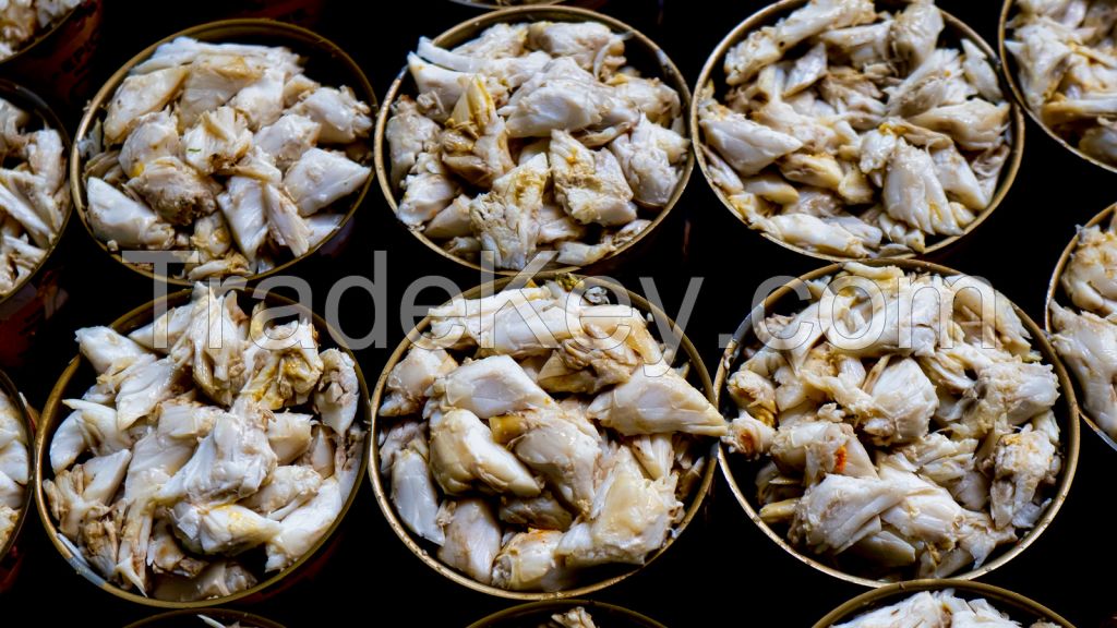 PREMIUM CANNED CRAB MEAT / RICH IN PROTEIN & OMEGA-3 / SWEET, DELICATE TASTE, FLAKY TEXTURE