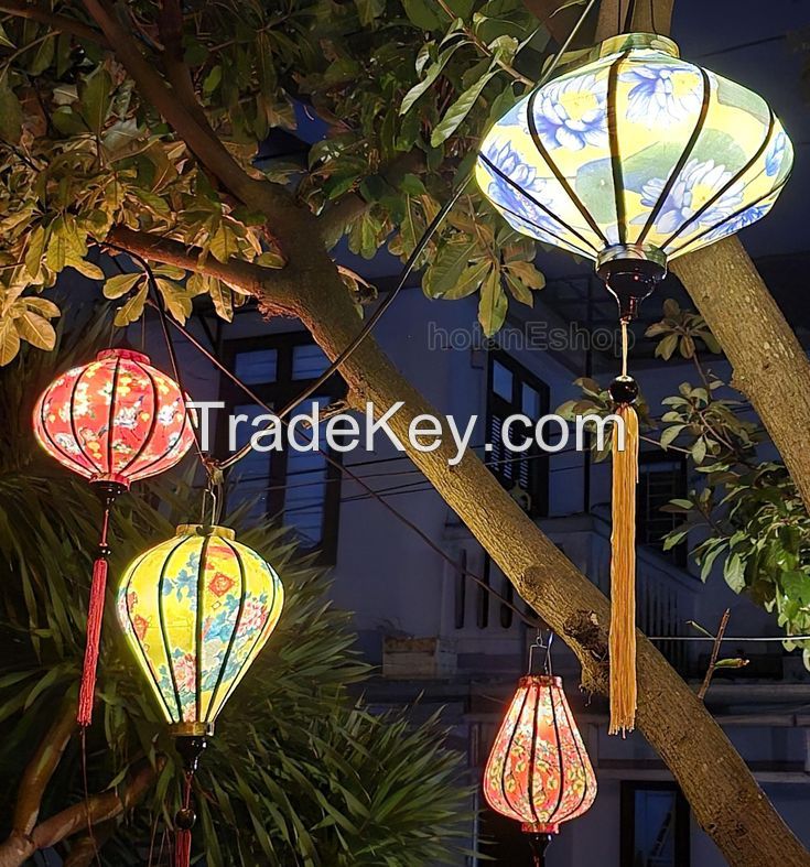 HANDCRAFTED BAMBOO & SILK LANTERN / NATURAL DESIGN / CLEAN LABEL