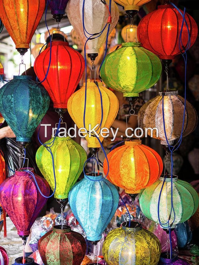 NATURAL SILK LANTERN WITH BAMBOO FRAME / HANDMADE / ZERO SYNTHETIC ADDITIVES