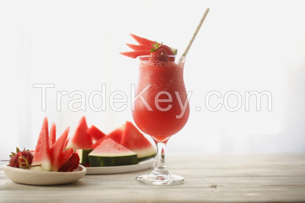PURE FROZEN WATERMELON JUICE / SOURCE OF LYCOPENE & HYDRATION / FRESH FLAVOR, VIBRANT RED COLOR / MADE IN VIETNAM